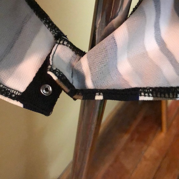 ASOPH Size 3X Peek-A-Boo Striped Wrap V-Neck Bodysuit Subdued Colors $48 NEW - Picture 11 of 11